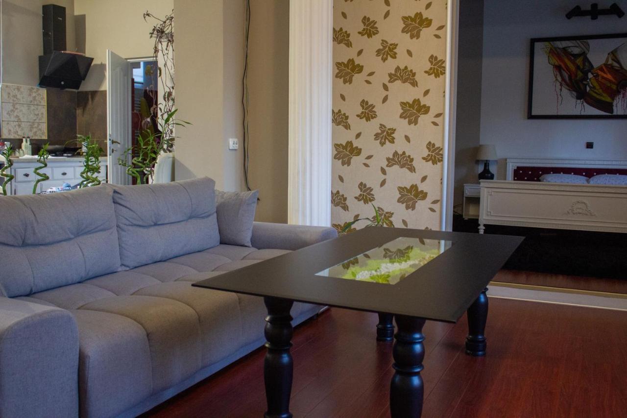 Yox Apartment 1 Орадеа Екстериор снимка