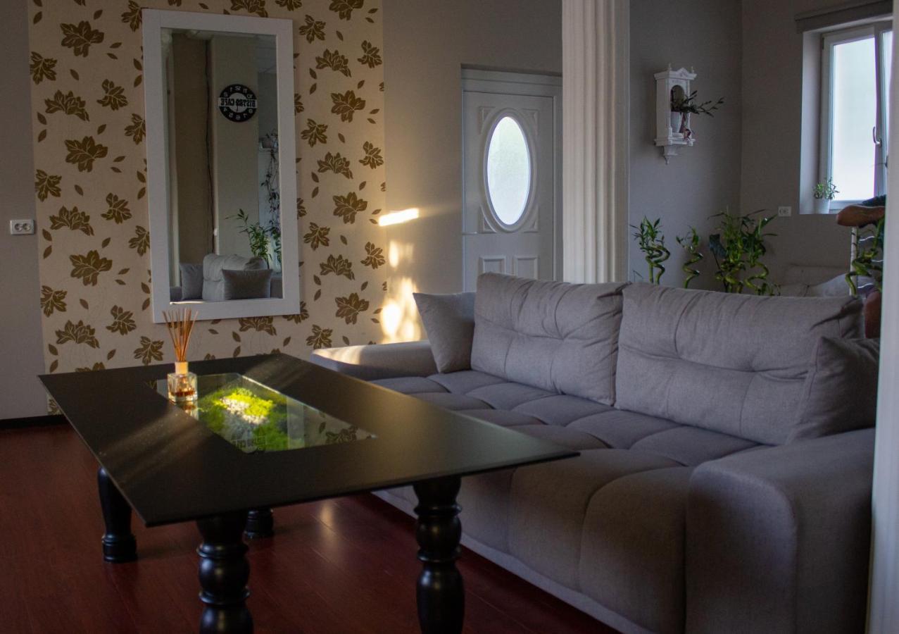 Yox Apartment 1 Орадеа Екстериор снимка
