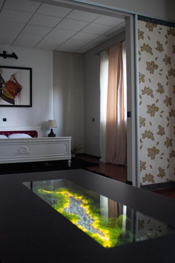 Yox Apartment 1 Орадеа Екстериор снимка