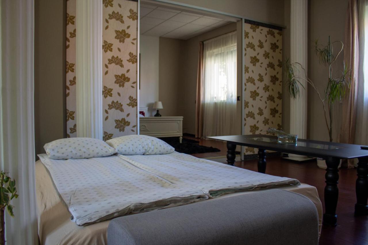 Yox Apartment 1 Орадеа Екстериор снимка