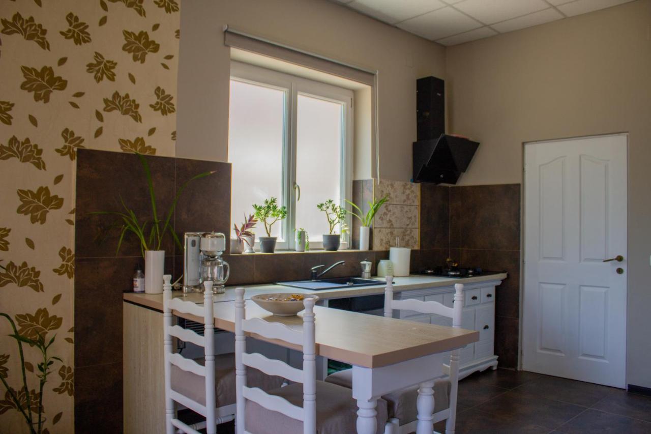 Yox Apartment 1 Орадеа Екстериор снимка