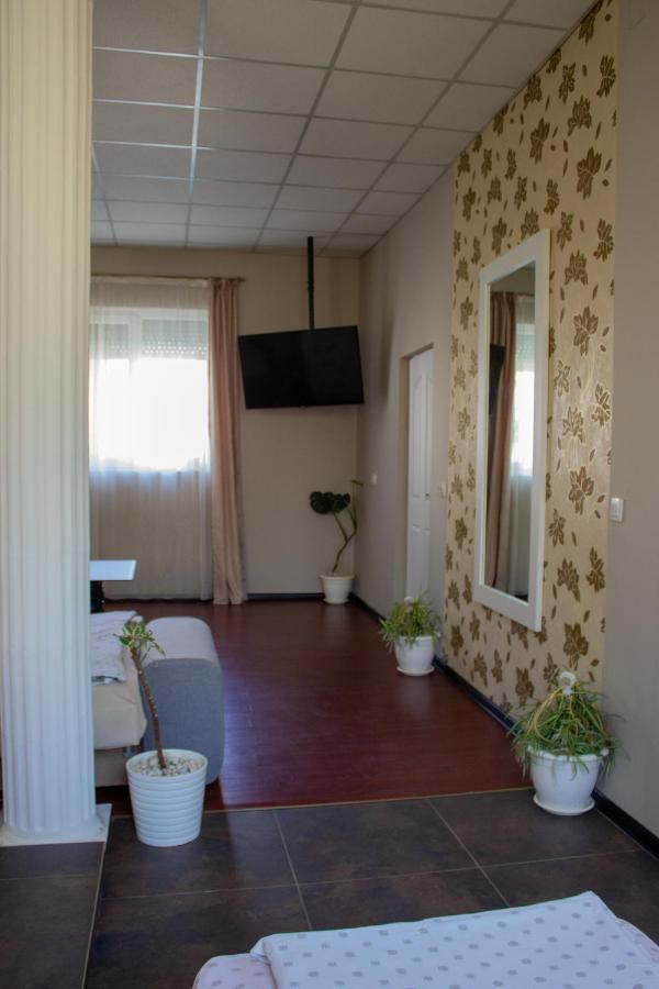 Yox Apartment 1 Орадеа Екстериор снимка
