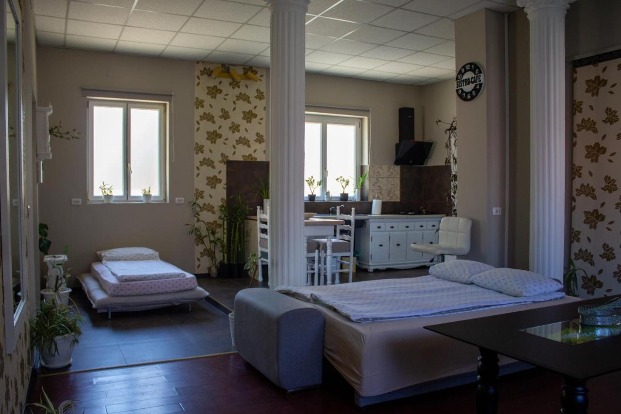 Yox Apartment 1 Орадеа Екстериор снимка