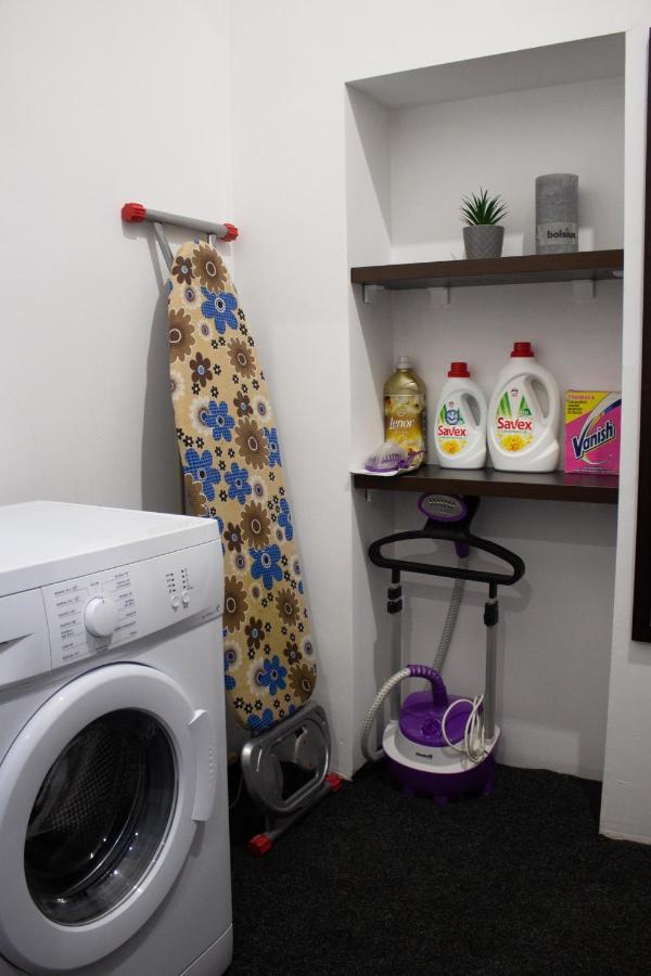 Yox Apartment 1 Орадеа Екстериор снимка