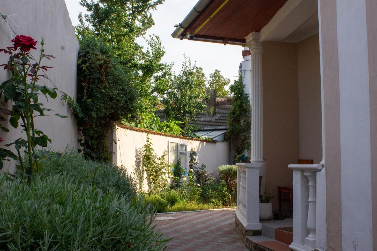 Yox Apartment 1 Орадеа Екстериор снимка